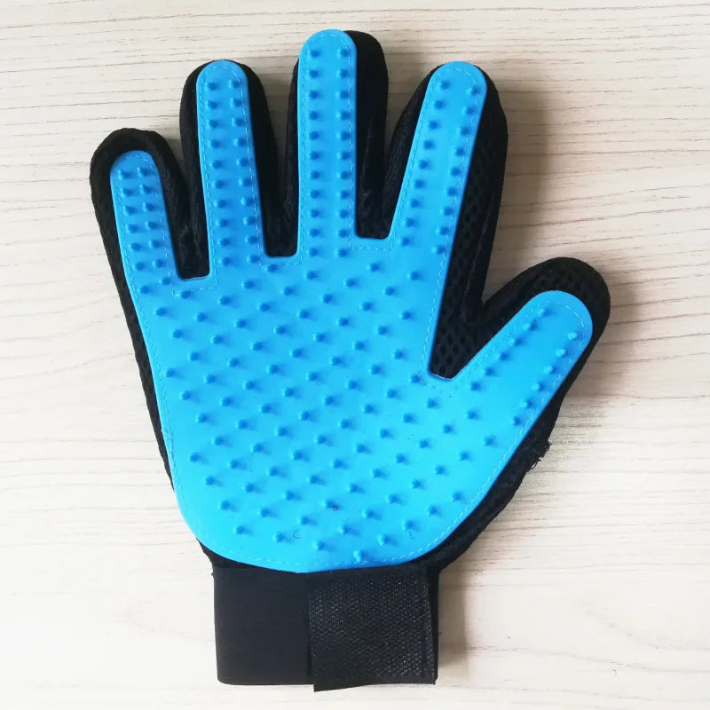 Goodbye Fur, Hello Cuddles – The Gentle Grooming Glove Your Pet Will Love!